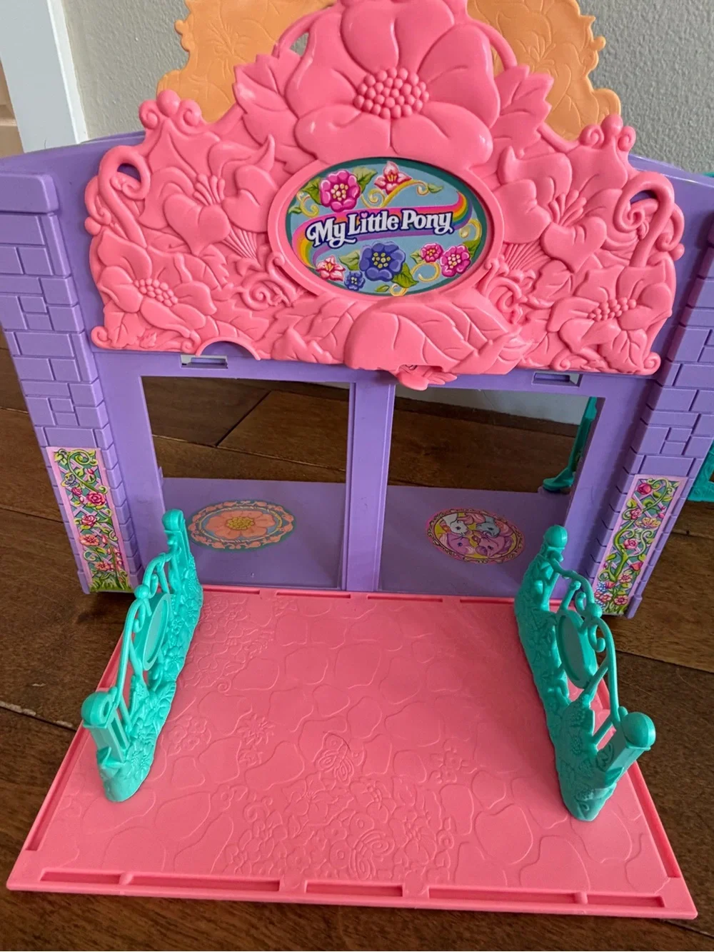 Vintage 1997 My Little Pony Pony Garden Playcase in box!